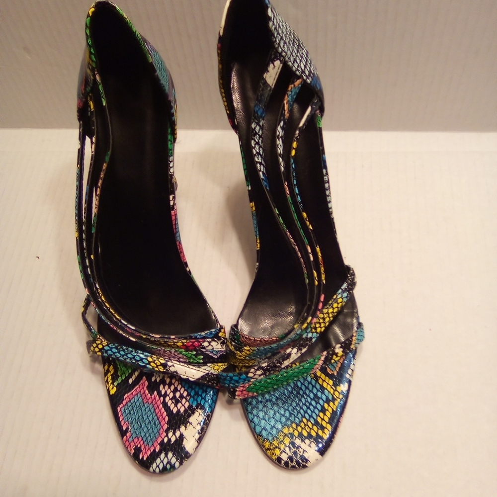 Bold Blue and Yellow High Heels NEW NOT TAG UNBRANDED 5 INCHES HEELS - Picture 3 of 10
